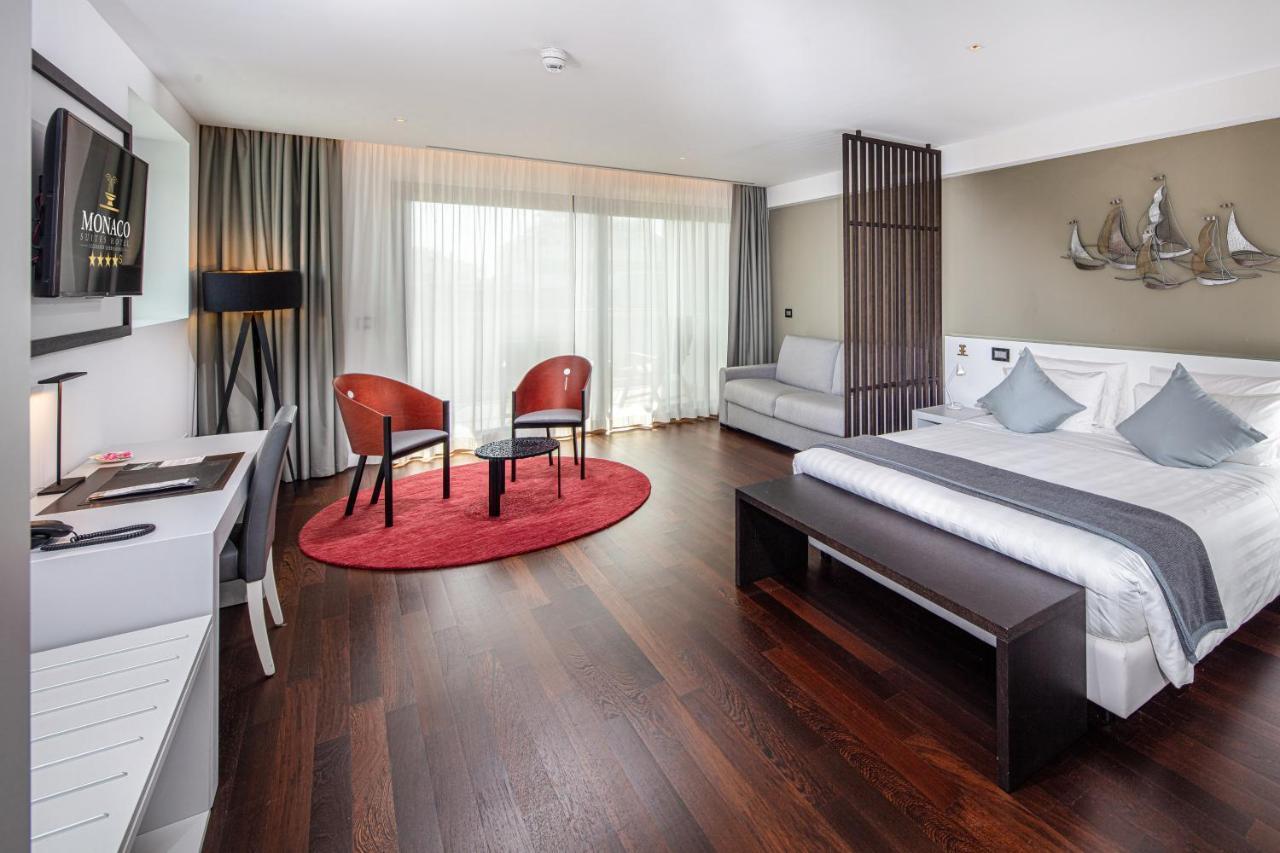 Monaco Suites Hotel Lignano Sabbiadoro Exteriör bild