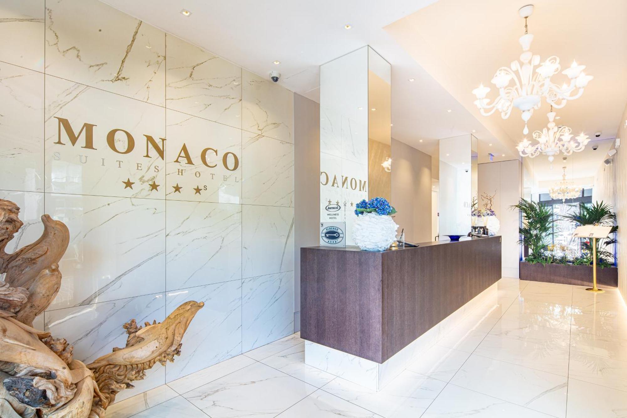 Monaco Suites Hotel Lignano Sabbiadoro Exteriör bild
